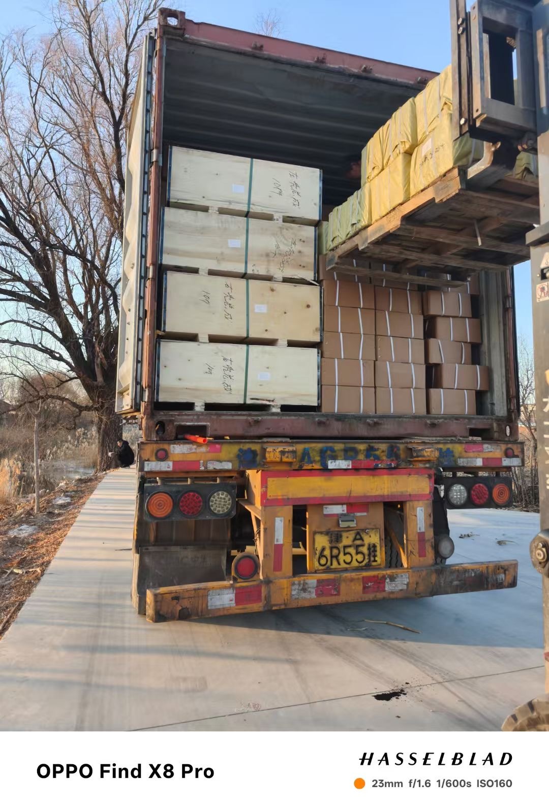 Latest company Cases about Today we shipped 2 containers of MTZ tractor parts to Poland